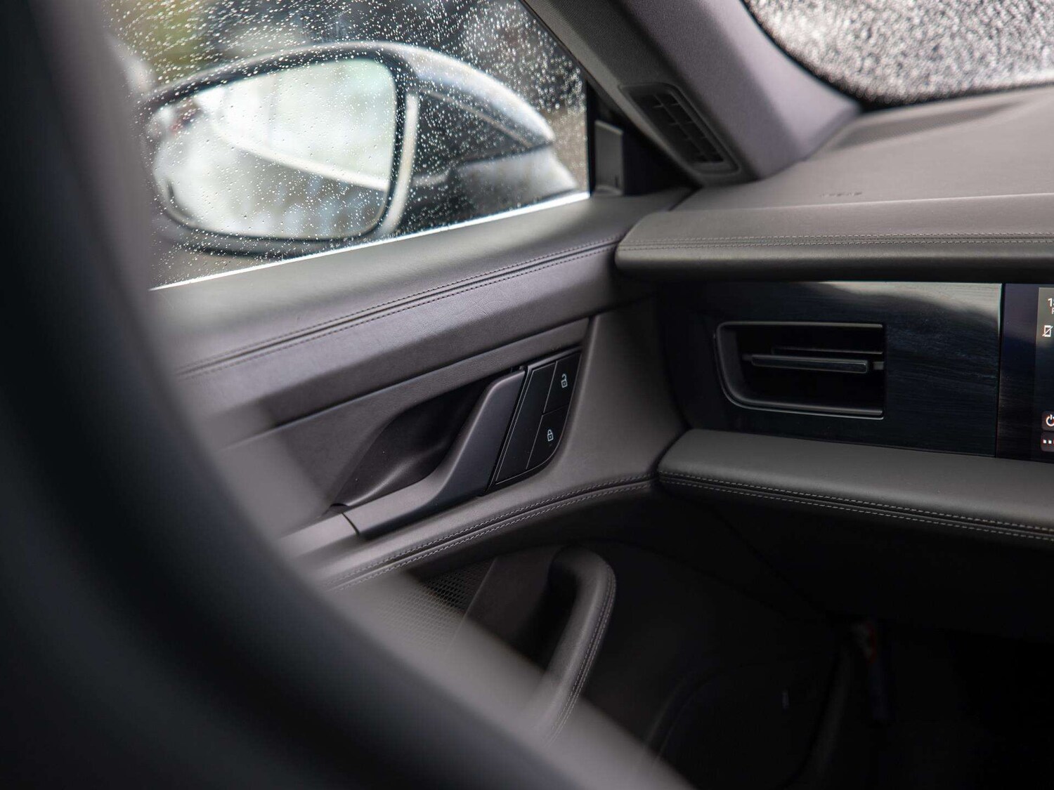 Used Porsche Taycan 2021 for sale - 78089949: Photo 33