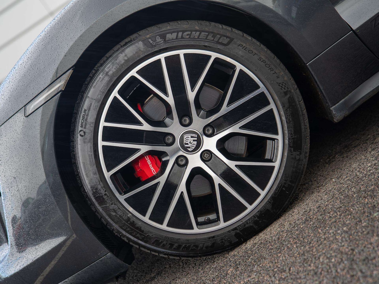 Used Porsche Taycan 2021 for sale - 78089949: Photo 4