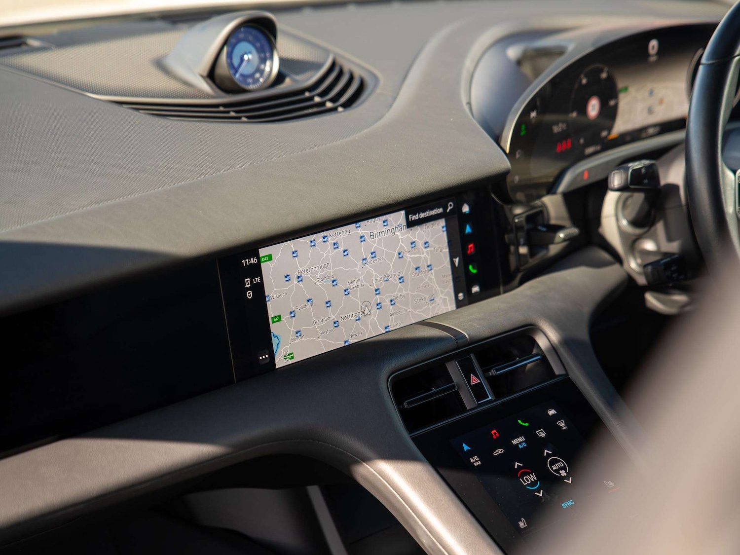 Used Porsche Taycan 2022 for sale - 77942875: Photo 25