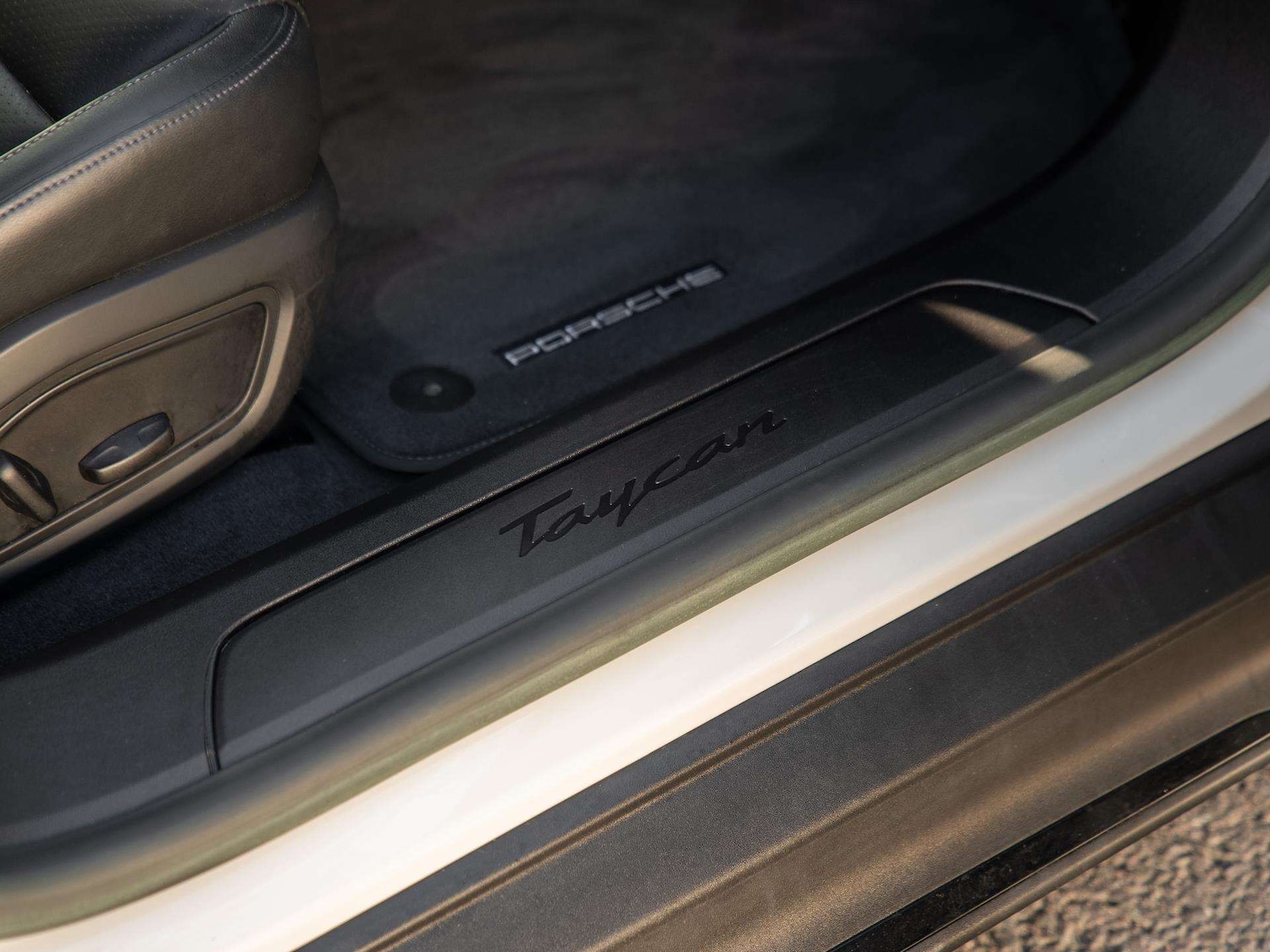 Used Porsche Taycan 2022 for sale - 77942875: Photo 30