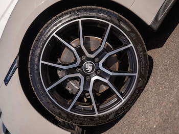 Used Porsche Taycan 2022 for sale - 77942875: Photo