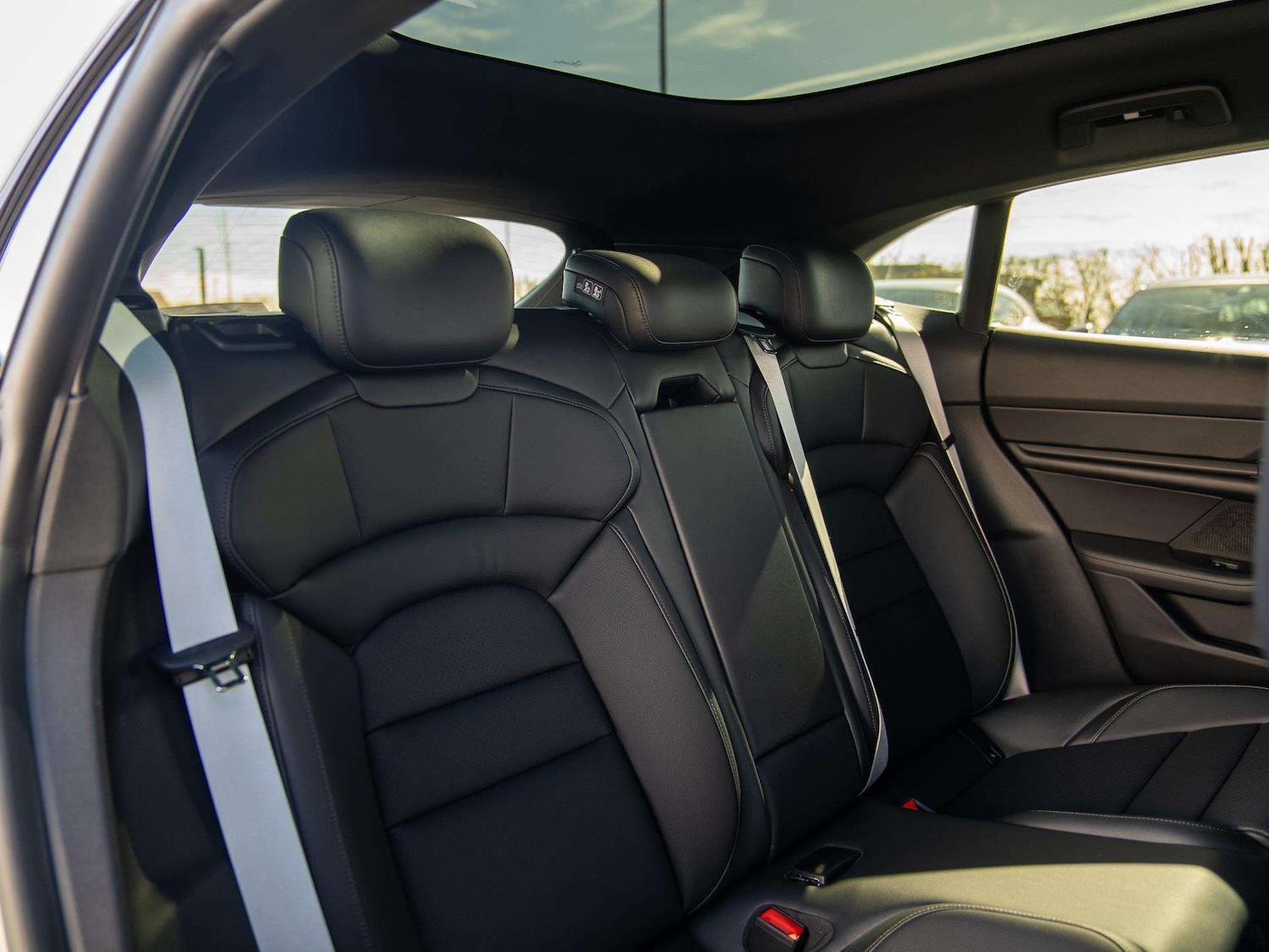 Used Porsche Taycan 2022 for sale - 77942875: Photo 9