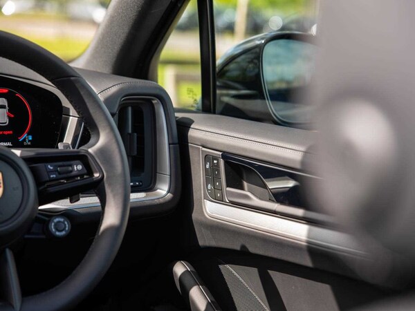 Used Porsche Cayenne 2025 for sale - 75818343: Photo 24