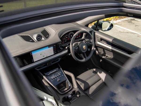 Used Porsche Cayenne 2025 for sale - 75818343: Photo 3