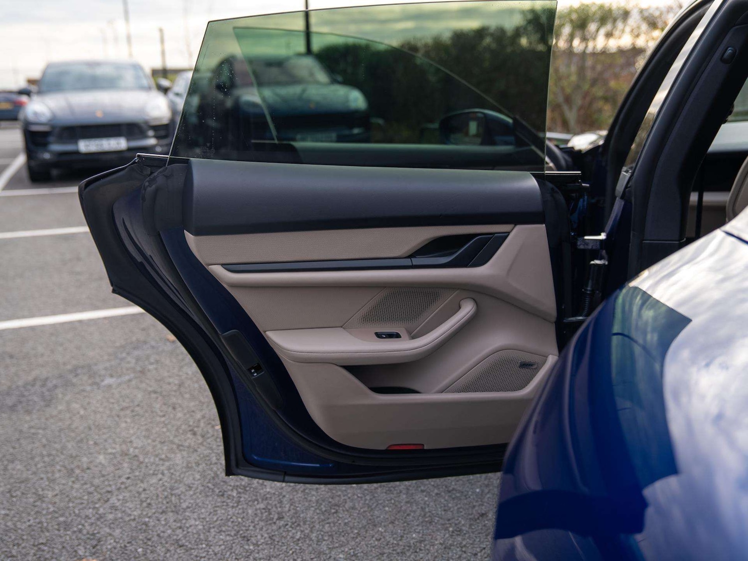 Used Porsche Taycan 2022 for sale - 76553214: Photo 34