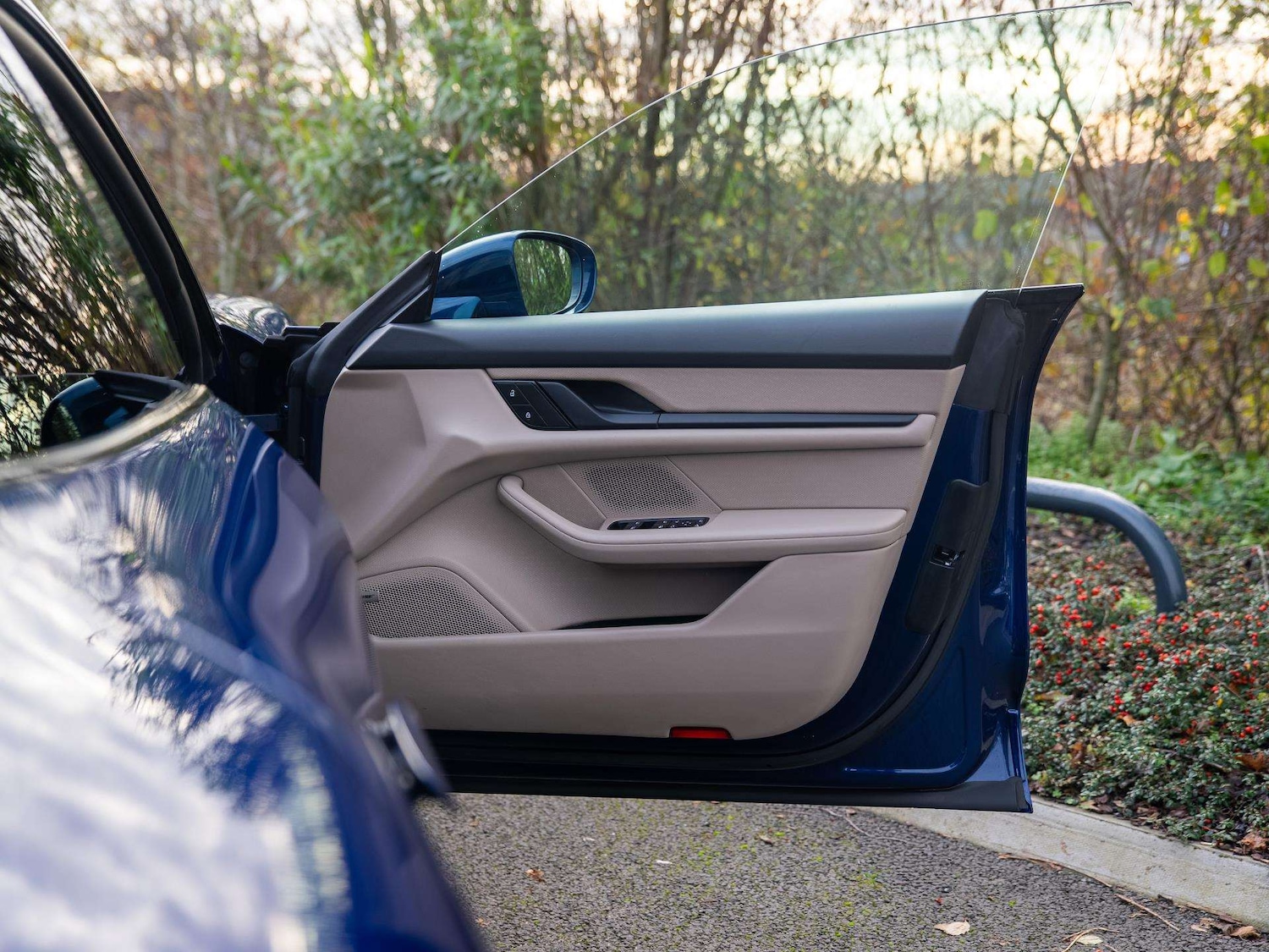 Used Porsche Taycan 2022 for sale - 76553214: Photo 35