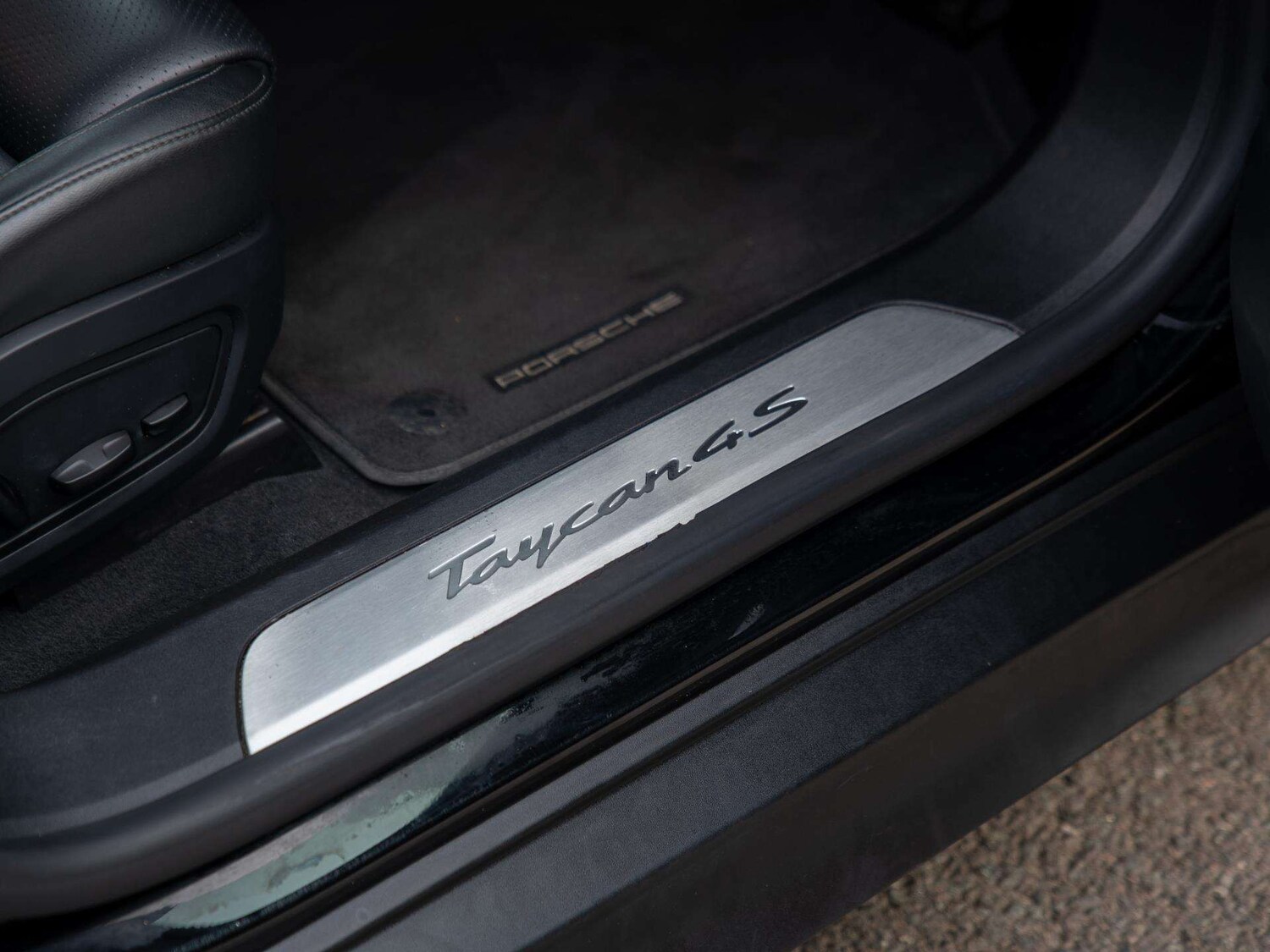 Used Porsche Taycan for sale - 77960951: Photo 32