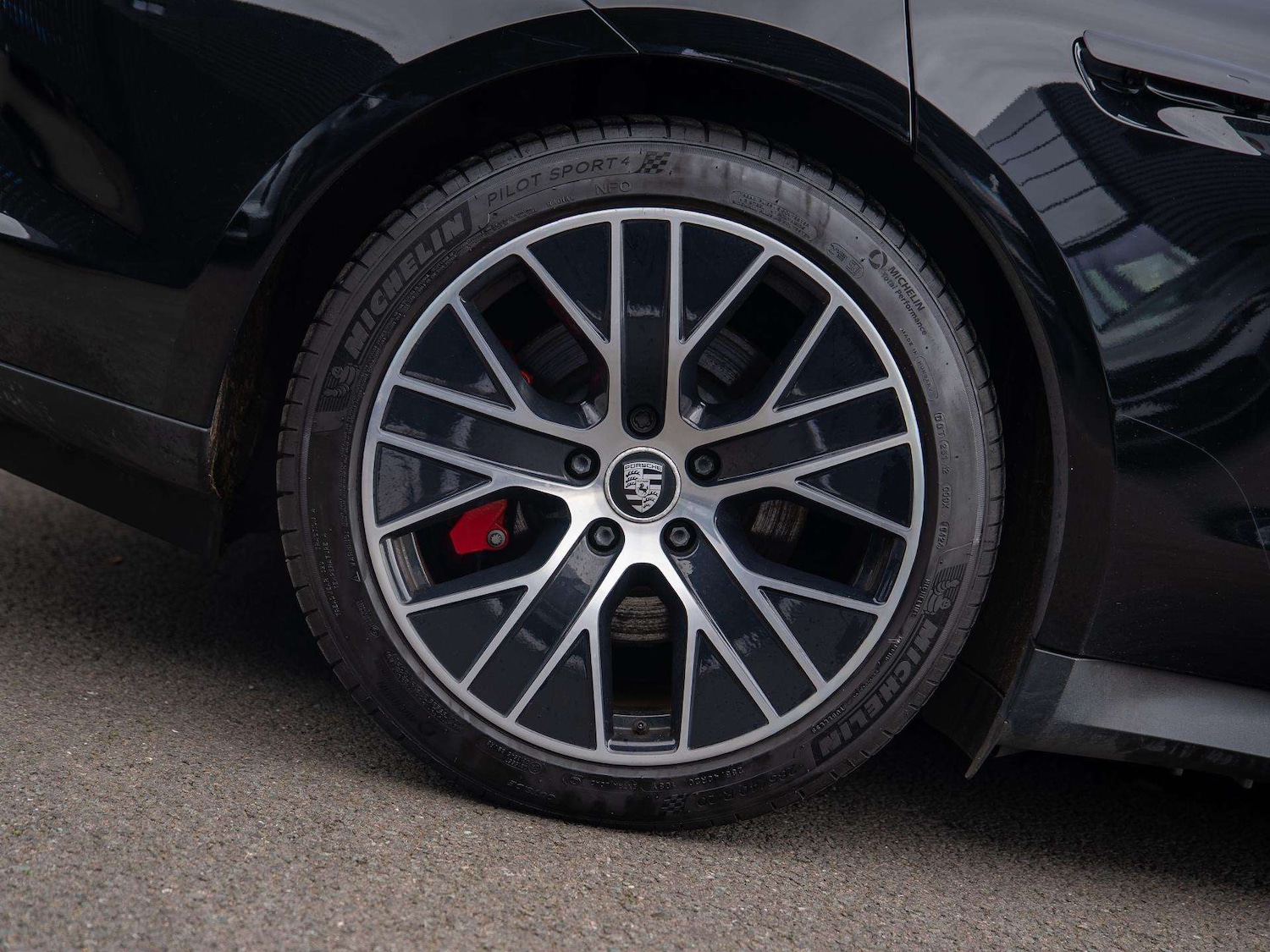 Used Porsche Taycan for sale - 77960951: Photo 4