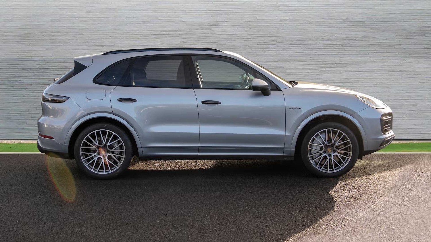 Used Porsche Cayenne 2020 for sale - 77526906: Photo 2