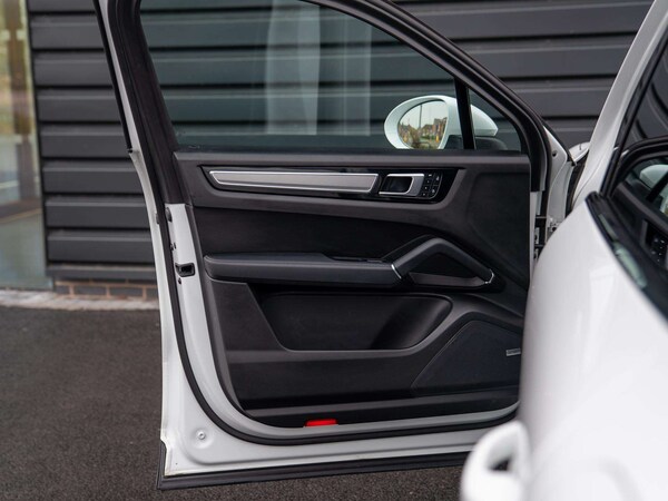 Used Porsche Cayenne 2022 for sale - 76286229: Photo 35