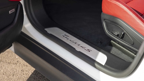 Used Porsche Taycan 2020 for sale - 76262367: Photo 13