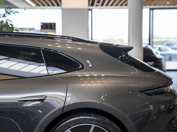 Used Porsche Taycan 2025 for sale - 75845729: Photo 12