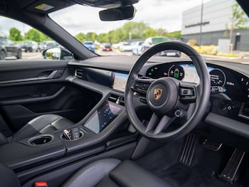 Used Porsche Taycan 2025 for sale - 78960852: Photo