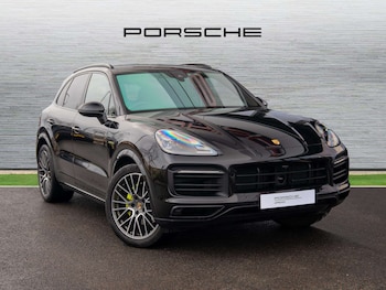 Used Porsche Cayenne 2022 for sale - 76967778: Photo