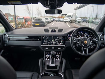 Used Porsche Cayenne 2022 for sale - 76967778: Photo