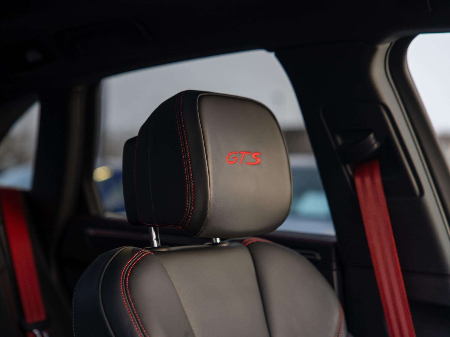 Used Porsche Macan 2023 for sale - 77810760: Photo 12