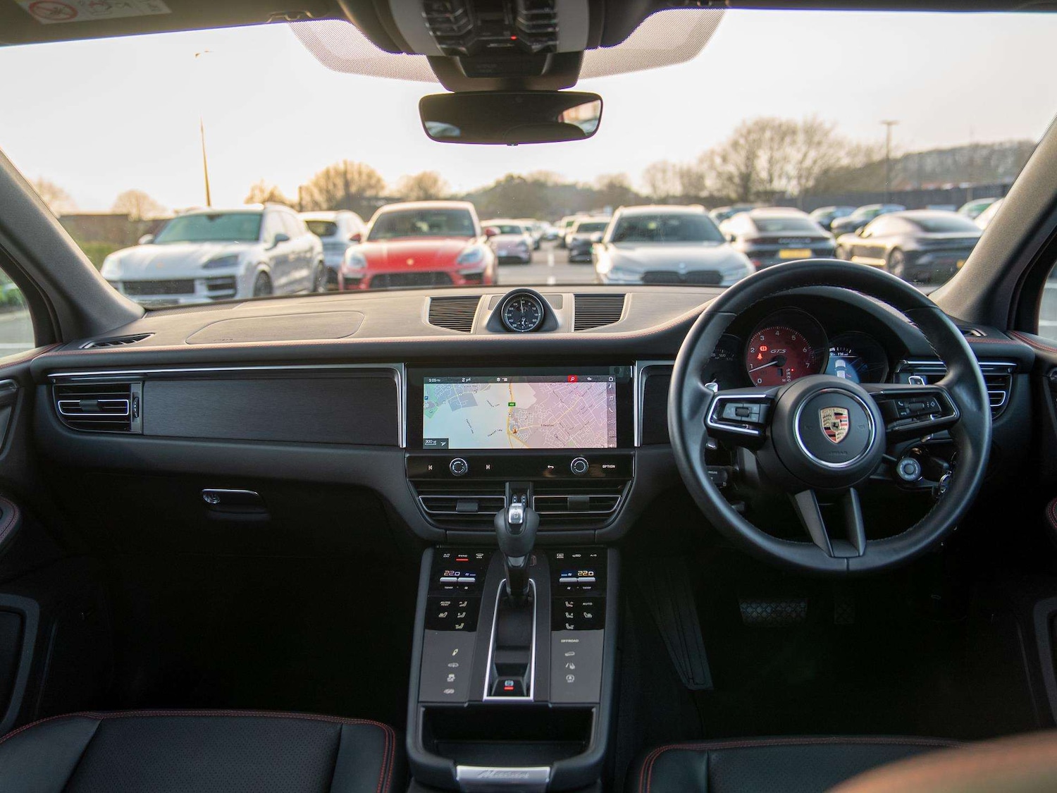 Used Porsche Macan 2023 for sale - 77810760: Photo 3