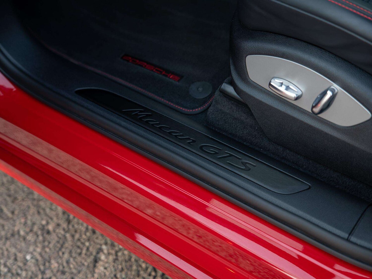 Used Porsche Macan 2023 for sale - 77810760: Photo 33