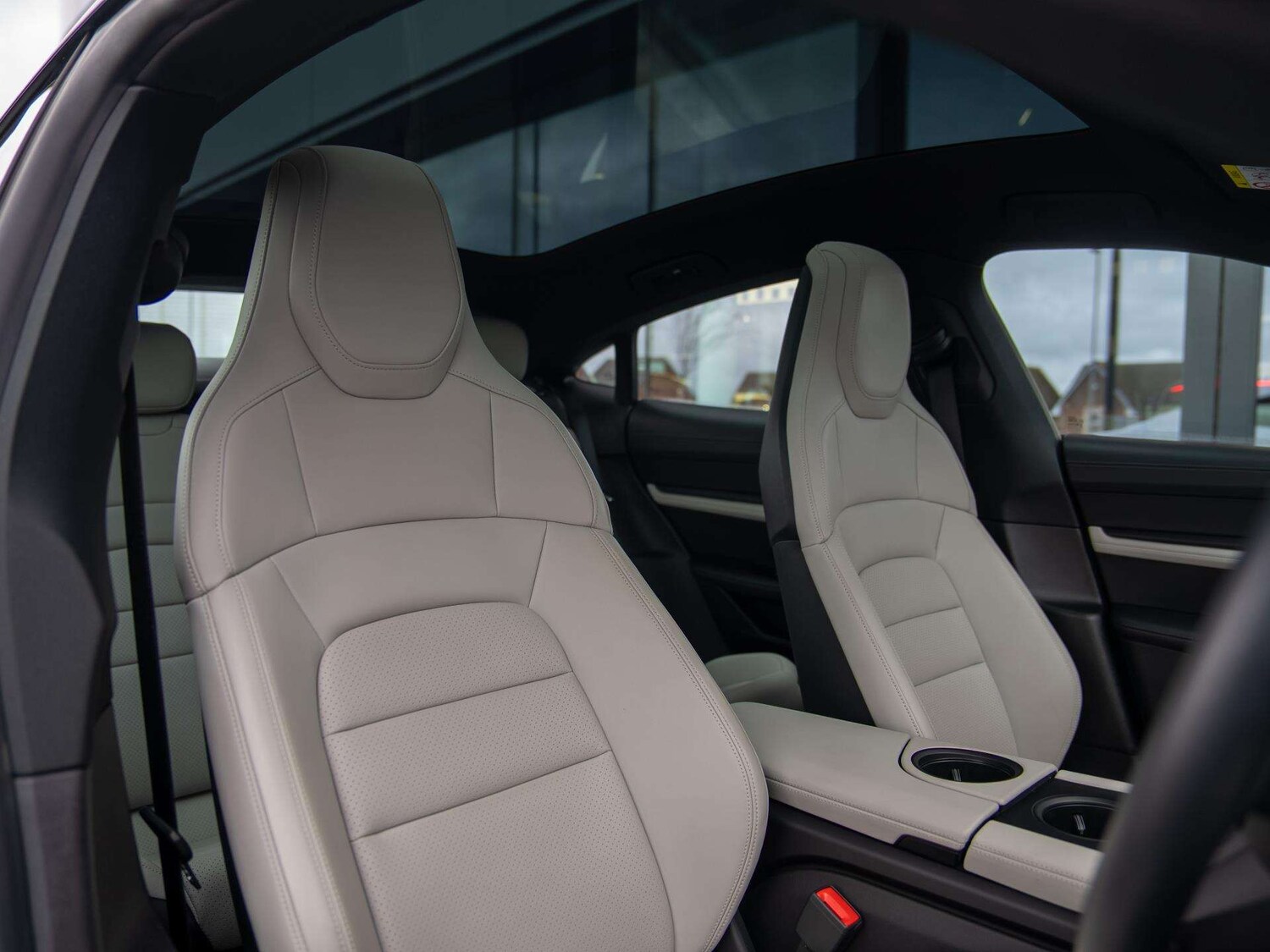 Used Porsche Taycan 2022 for sale - 77526870: Photo 10