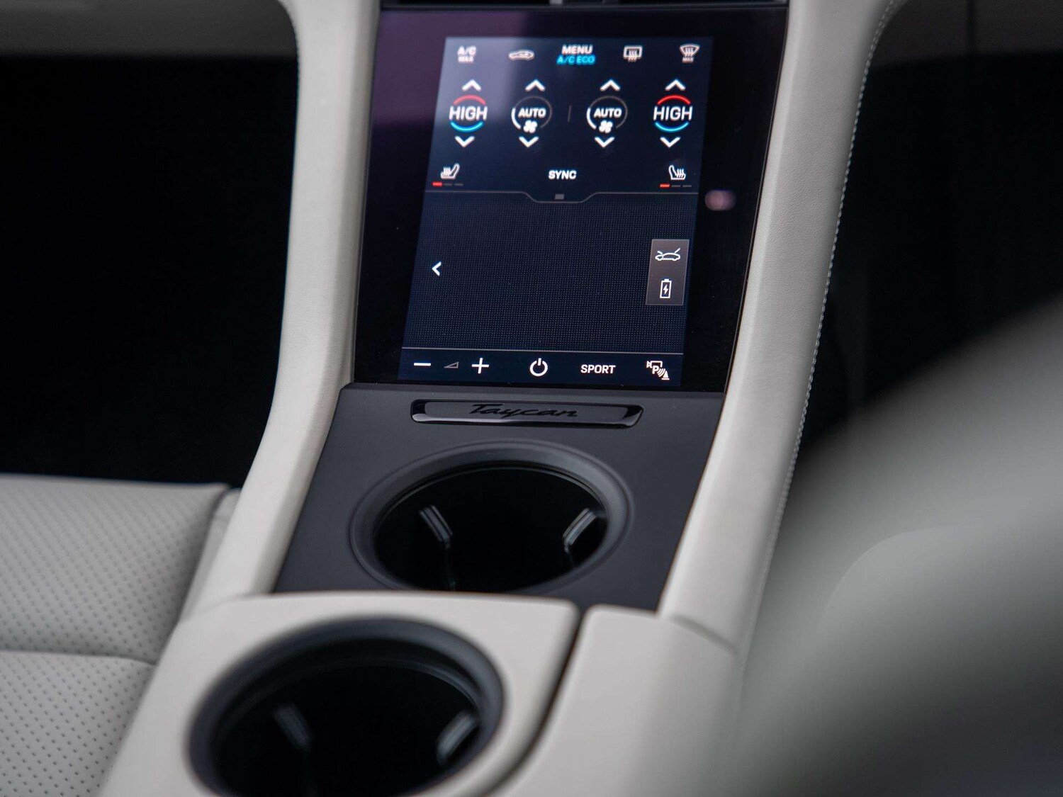 Used Porsche Taycan 2022 for sale - 77526870: Photo 15