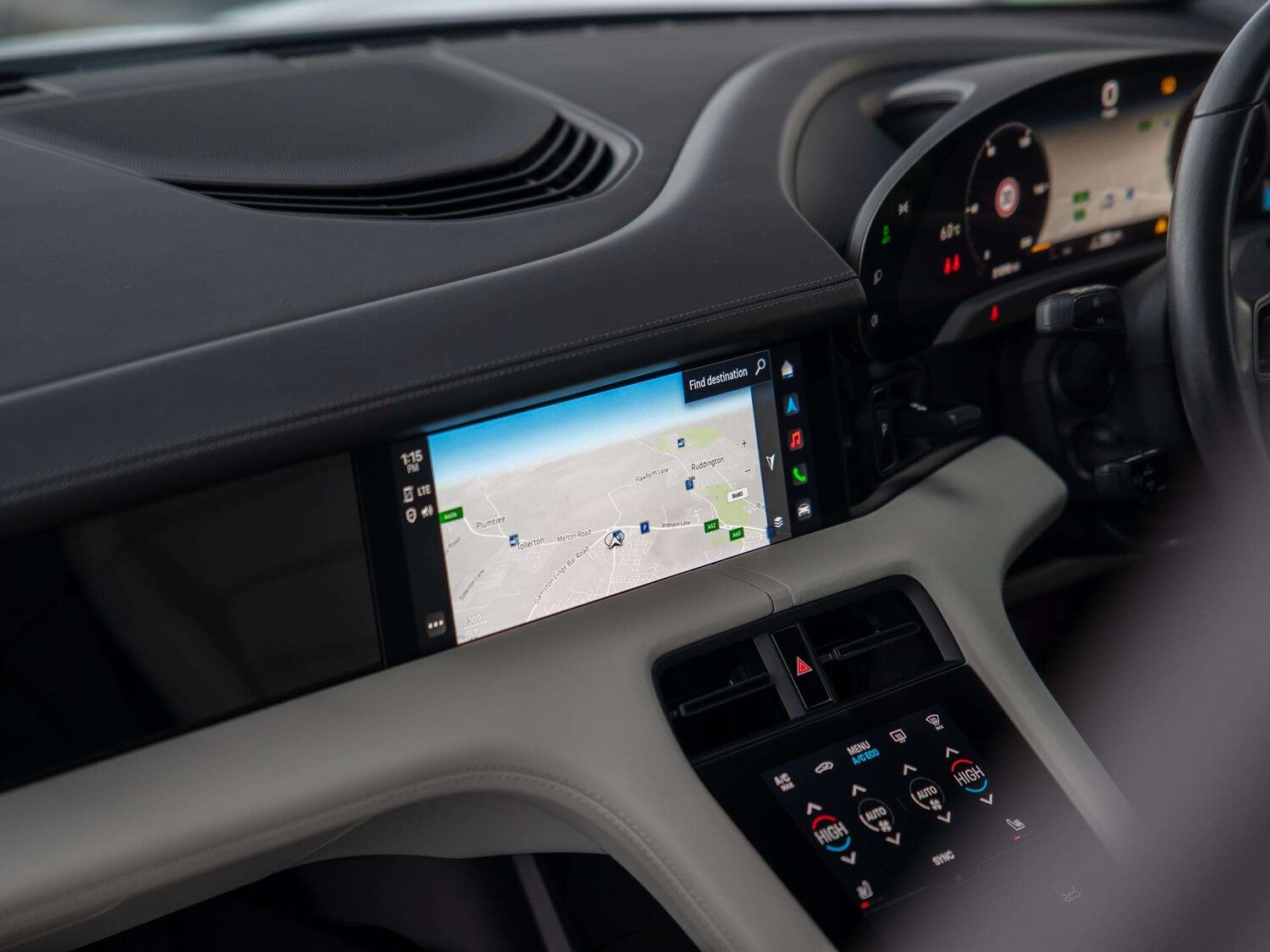 Used Porsche Taycan 2022 for sale - 77526870: Photo 22