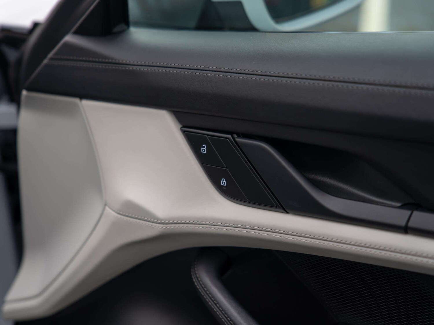 Used Porsche Taycan 2022 for sale - 77526870: Photo 32