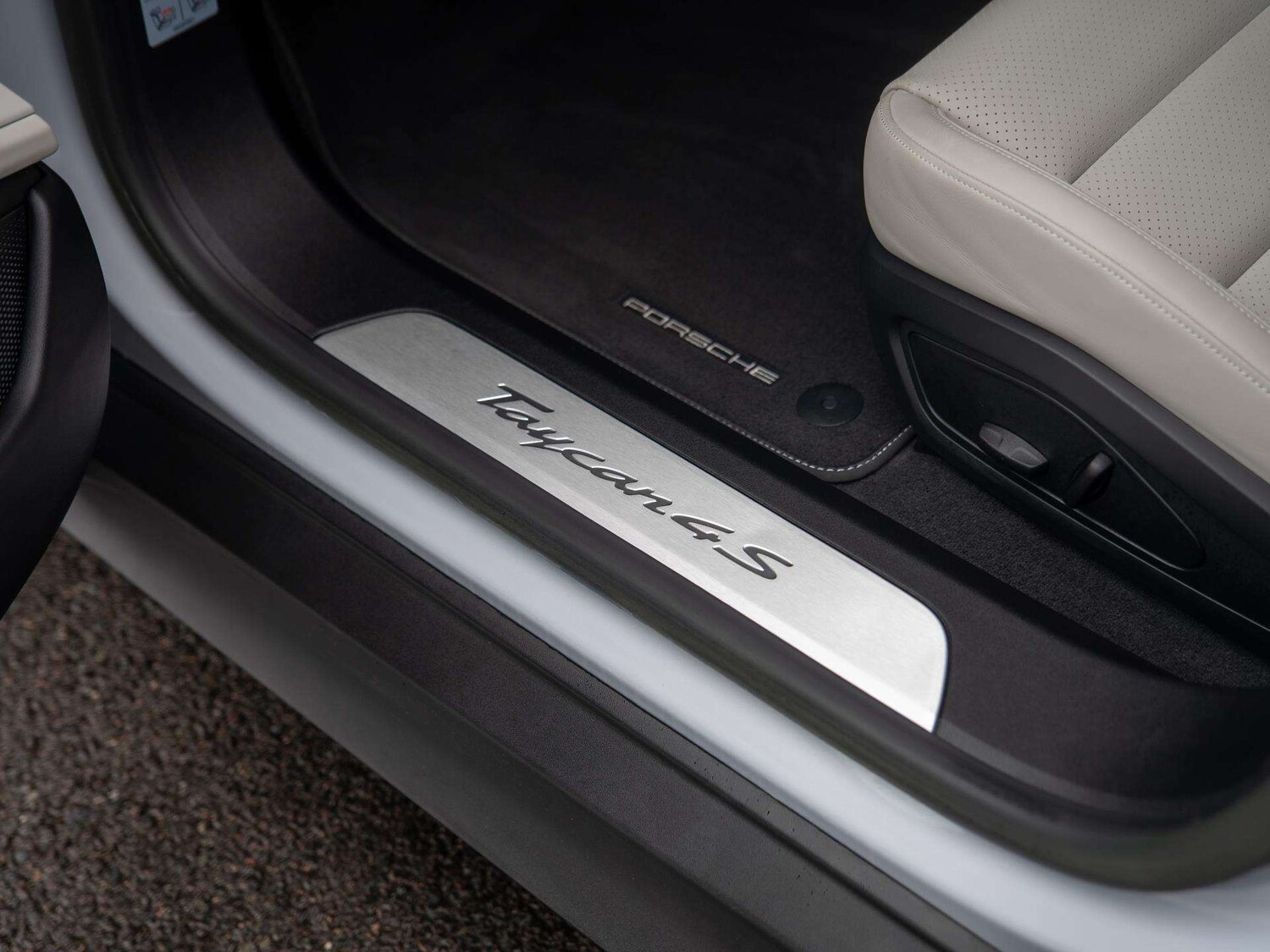 Used Porsche Taycan 2022 for sale - 77526870: Photo 33