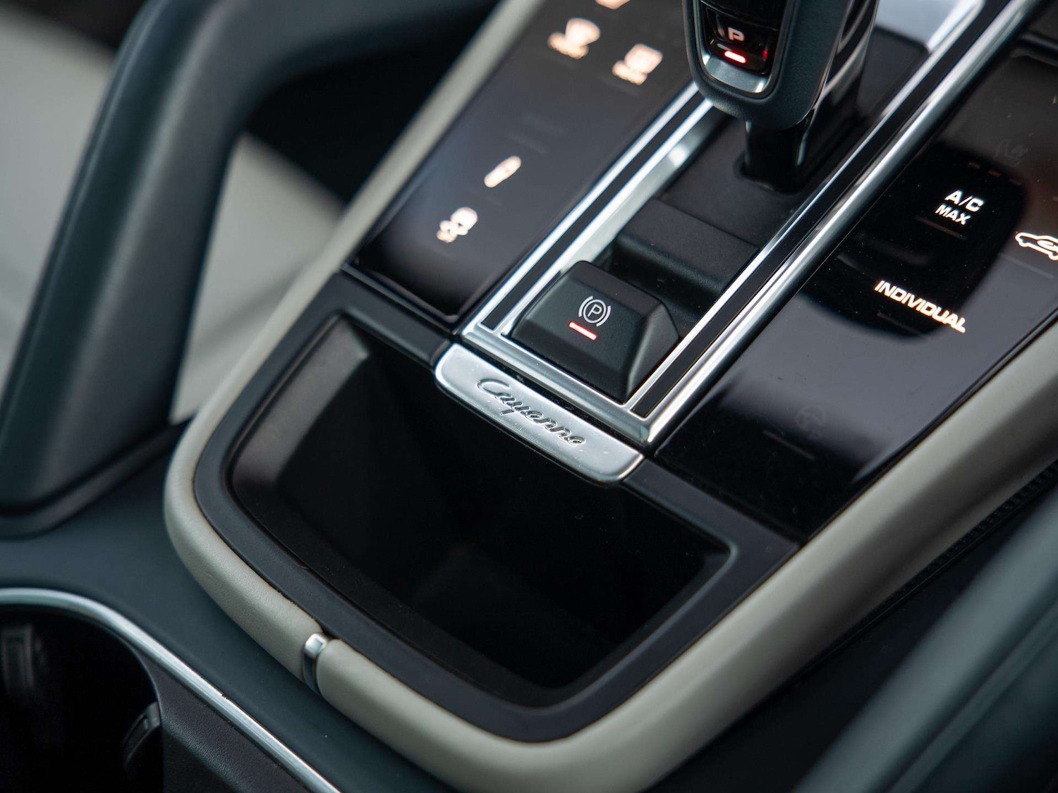 Used Porsche Cayenne 2021 for sale - 77032241: Photo 32