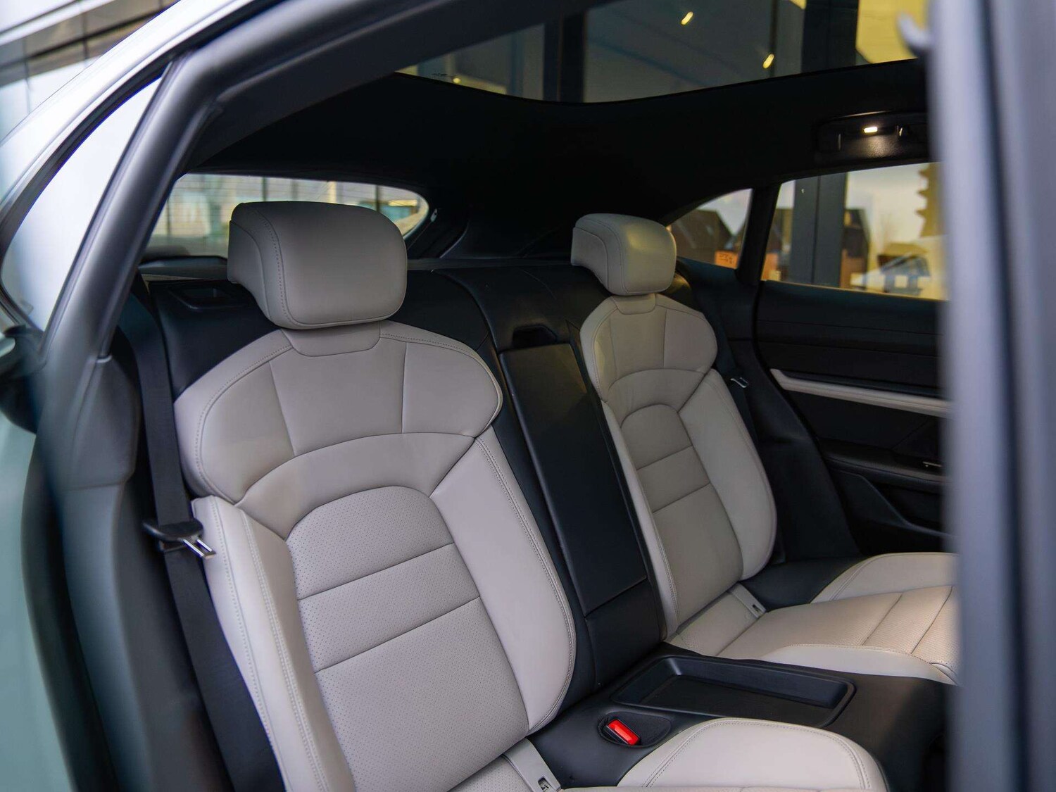 Used Porsche Taycan 2024 for sale - 77361319: Photo 11