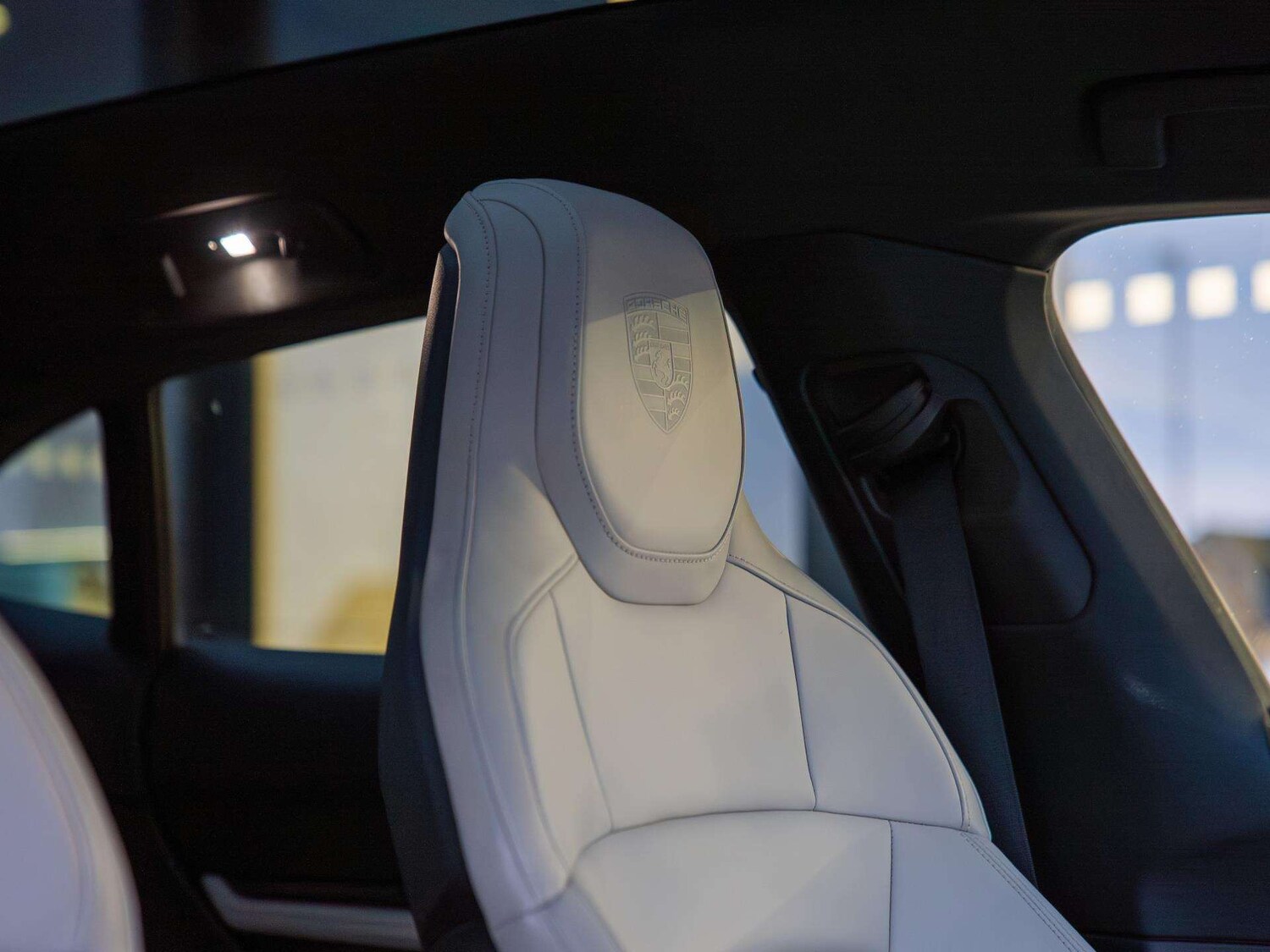 Used Porsche Taycan 2024 for sale - 77361319: Photo 12