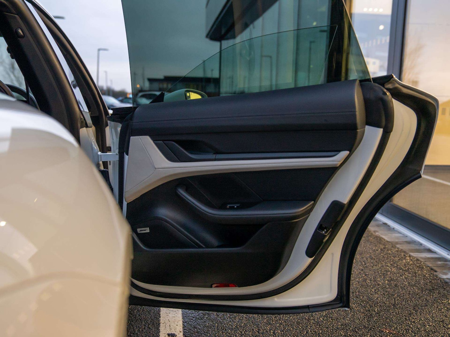 Used Porsche Taycan 2024 for sale - 77361319: Photo 34