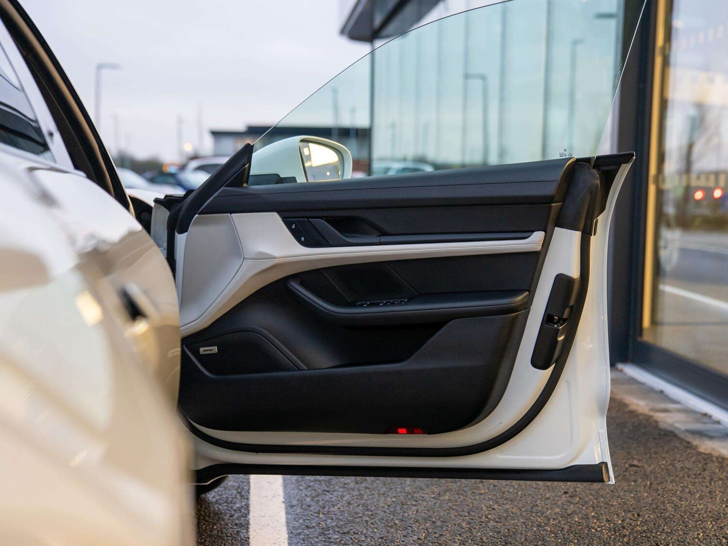 Used Porsche Taycan 2024 for sale - 77361319: Photo 35