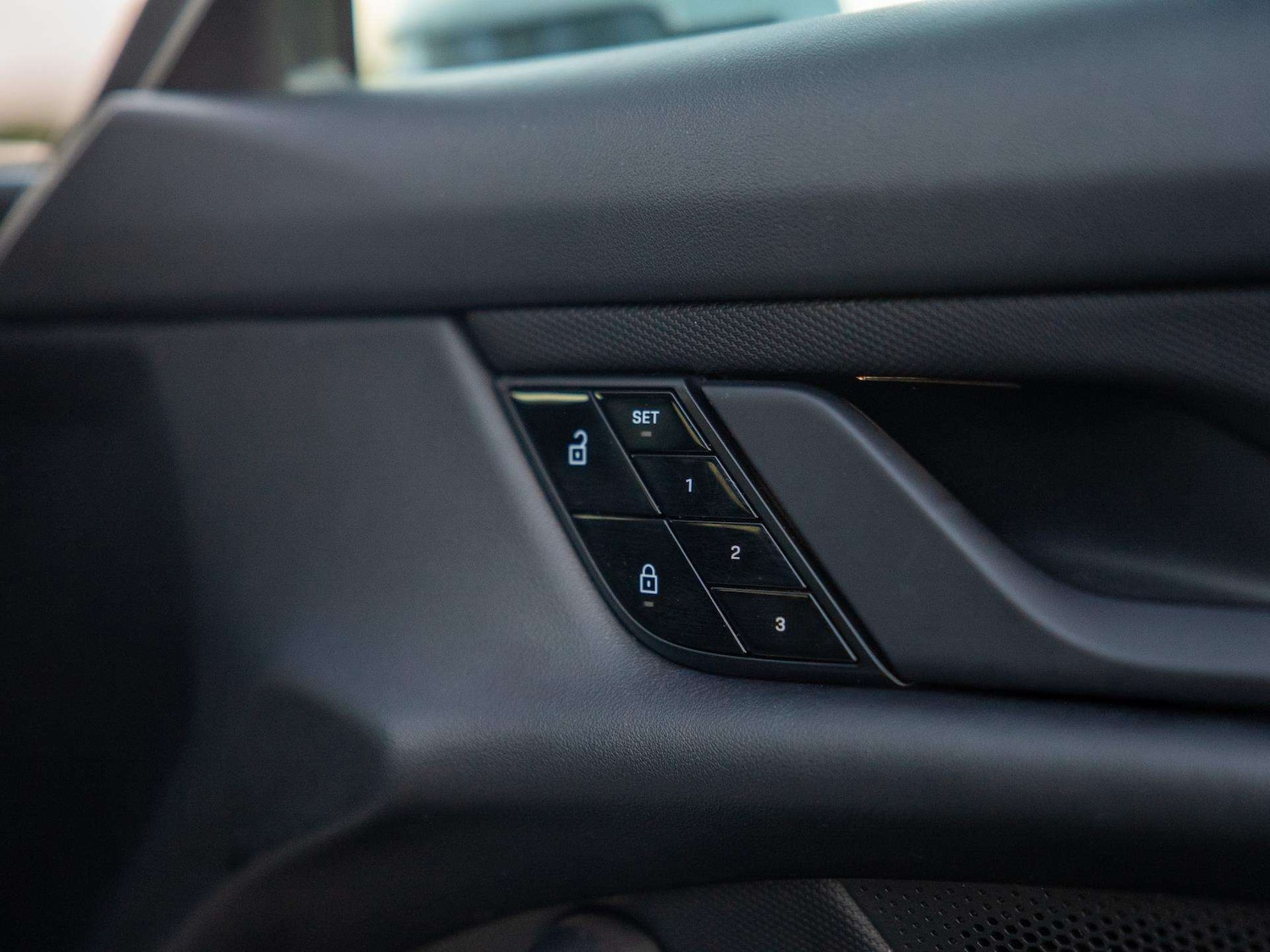 Used Porsche Taycan 2020 for sale - 76553272: Photo 30