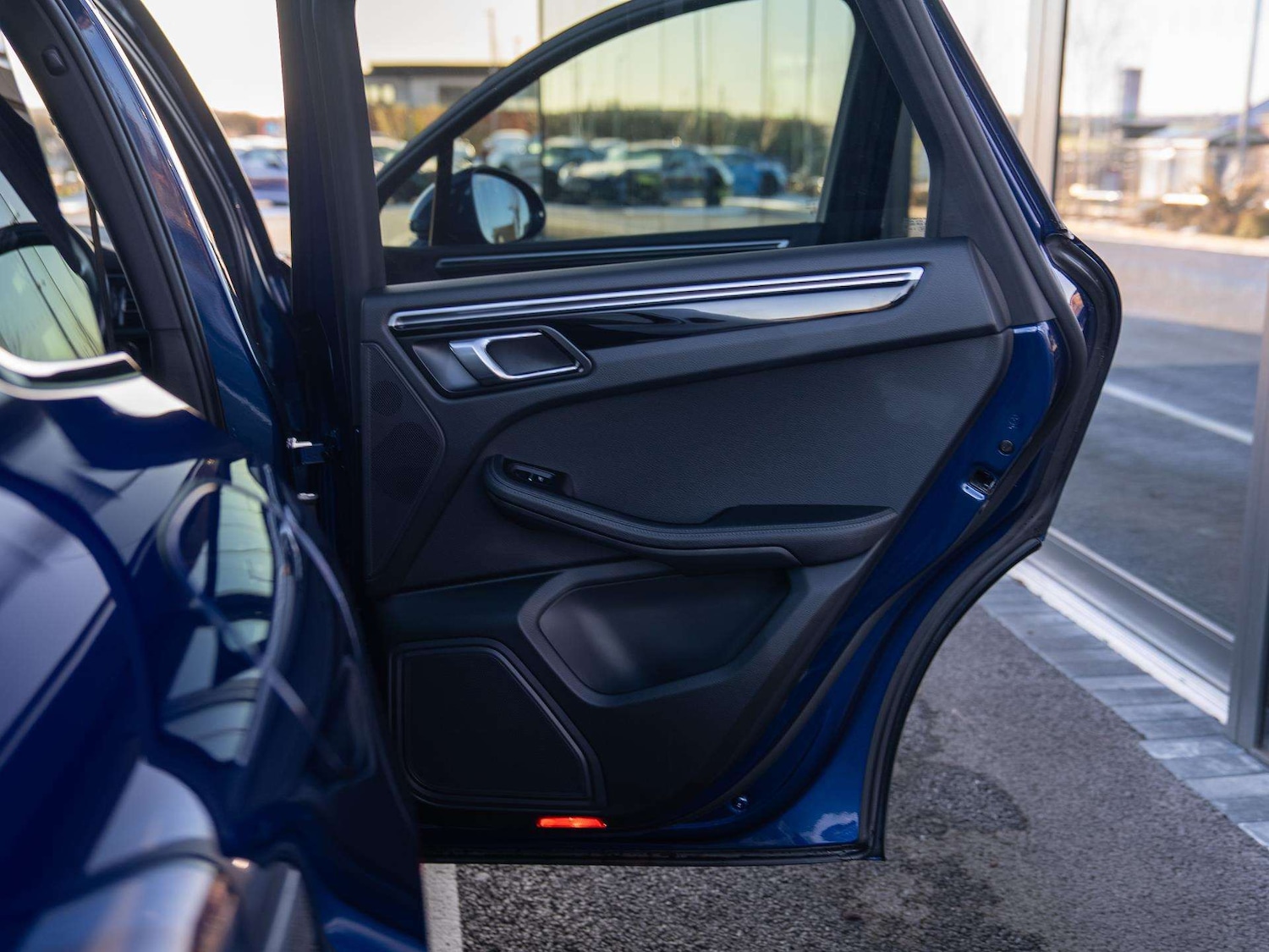 Used Porsche Macan 2023 for sale - 77294282: Photo 32