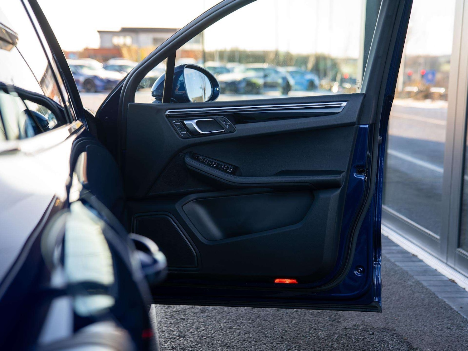 Used Porsche Macan 2023 for sale - 77294282: Photo 33