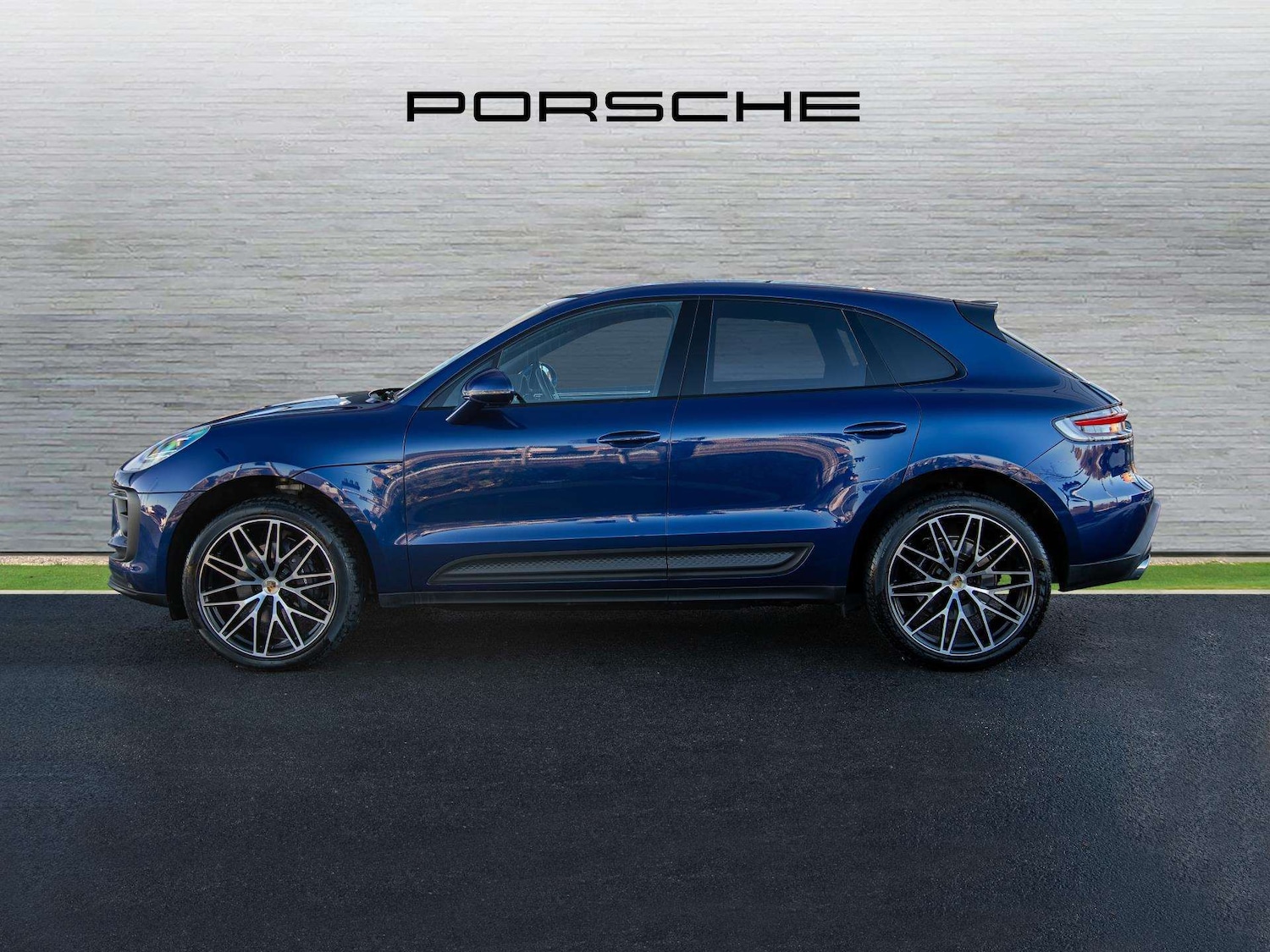 Used Porsche Macan 2023 for sale - 77294282: Photo 5