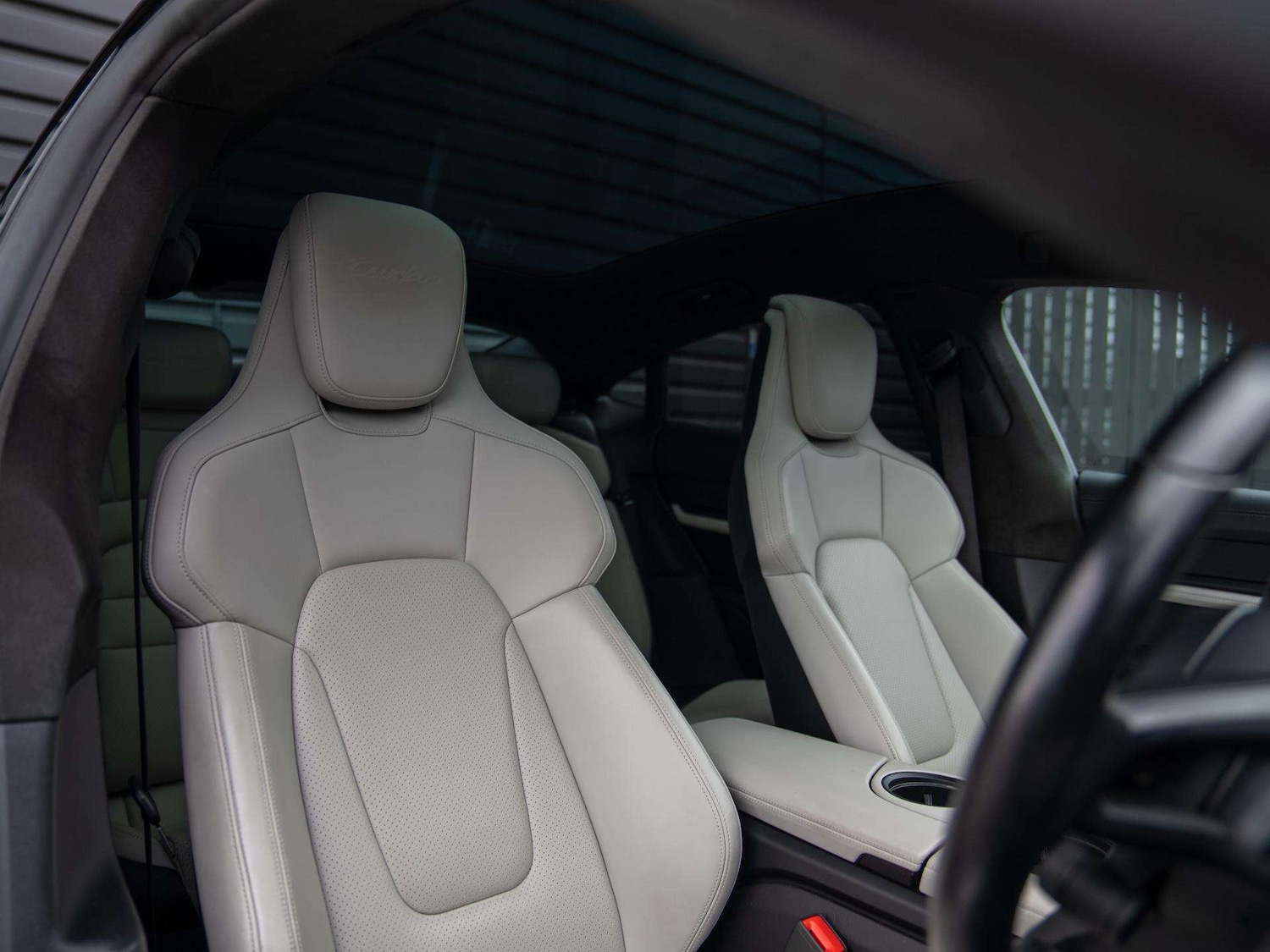 Used Porsche Taycan 2021 for sale - 76113386: Photo 12