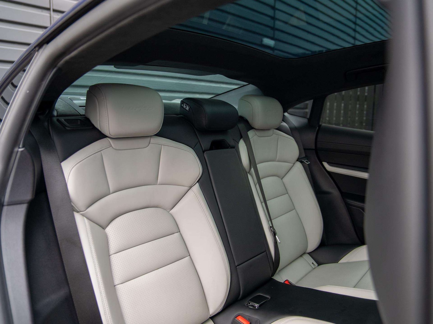Used Porsche Taycan 2021 for sale - 76113386: Photo 14