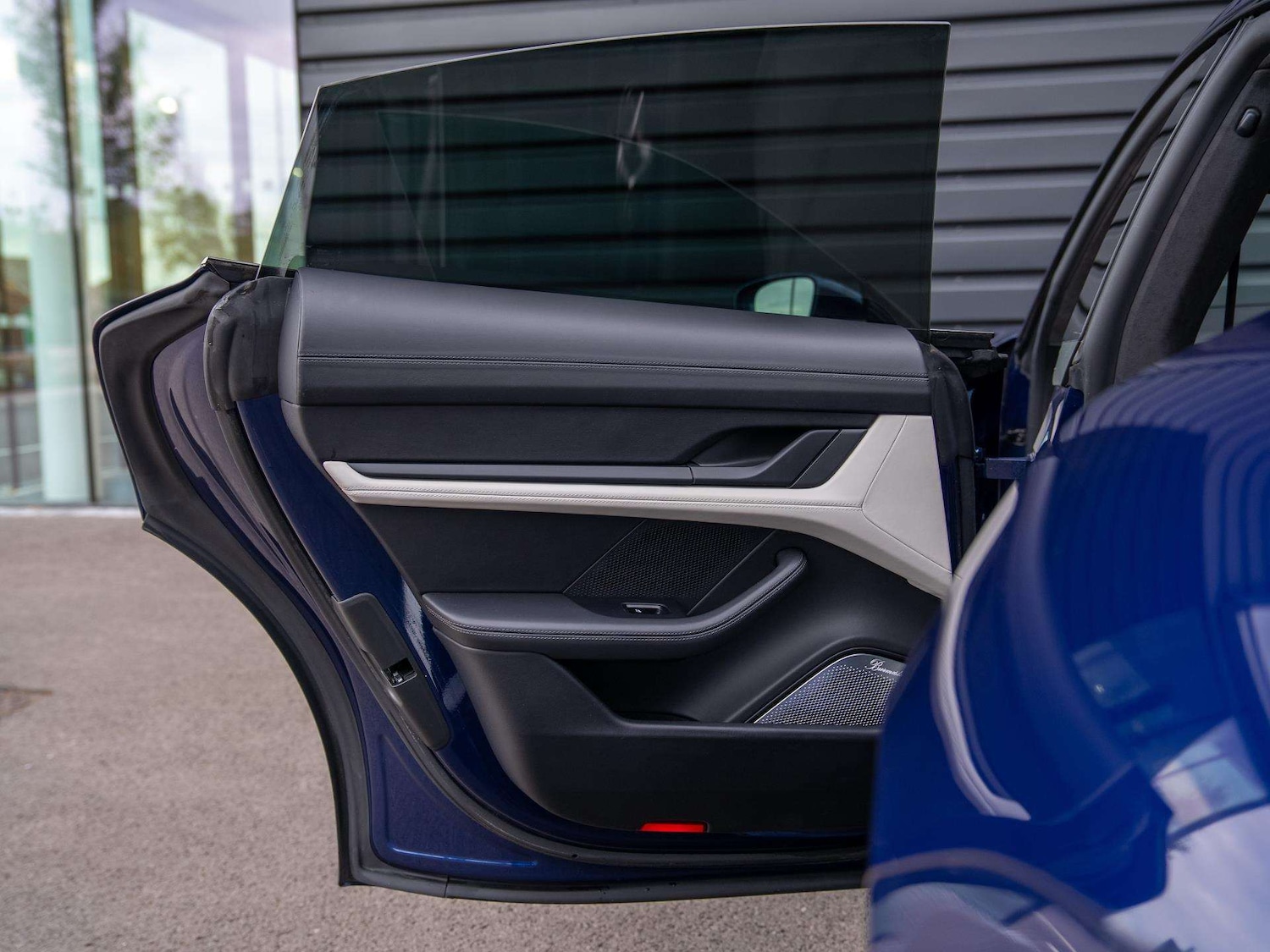 Used Porsche Taycan 2021 for sale - 76113386: Photo 20