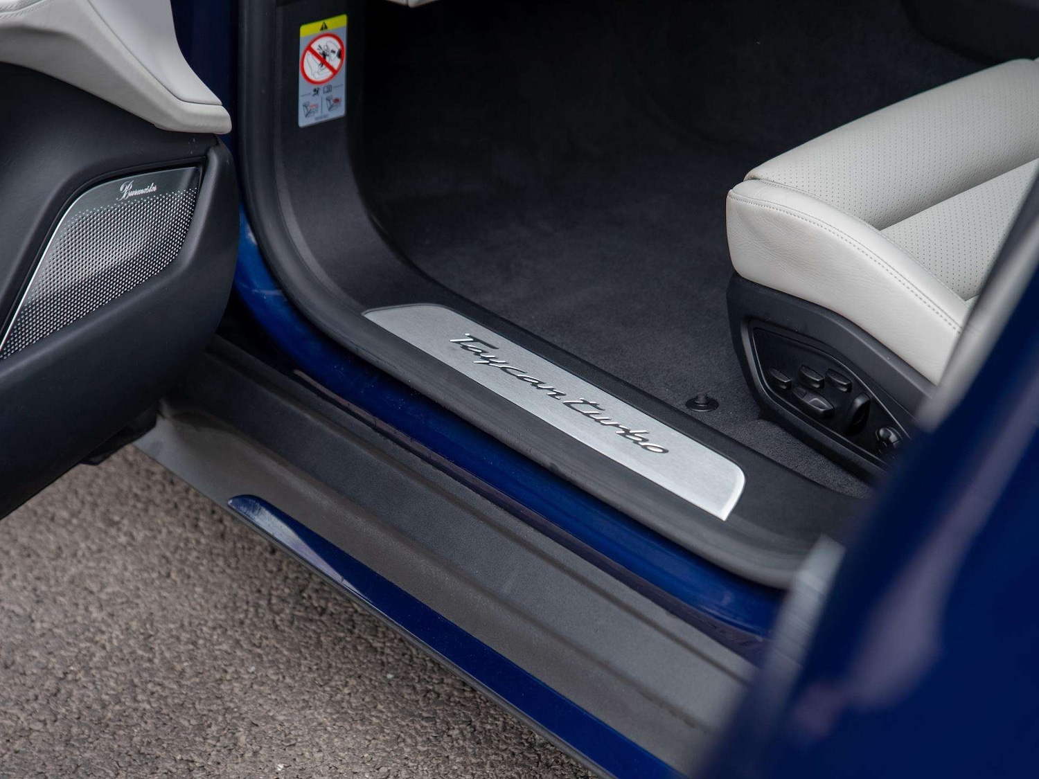 Used Porsche Taycan 2021 for sale - 76113386: Photo 21