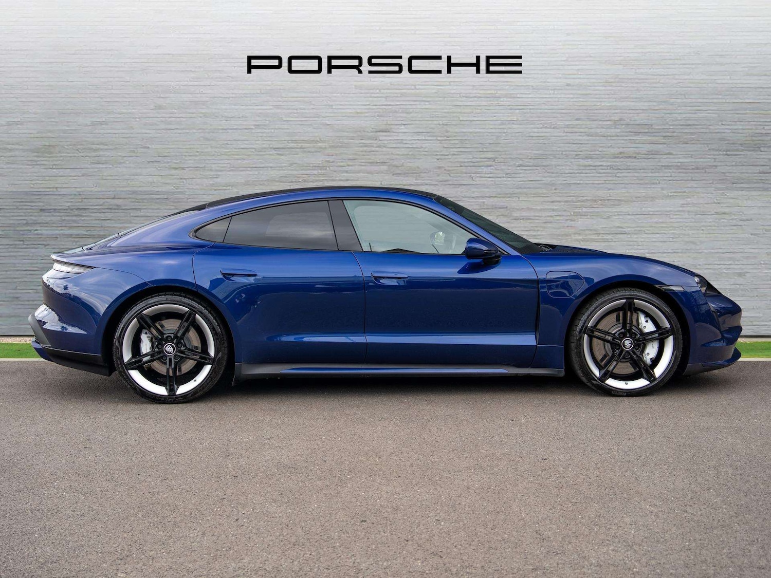 Used Porsche Taycan 2021 for sale - 76113386: Photo 5