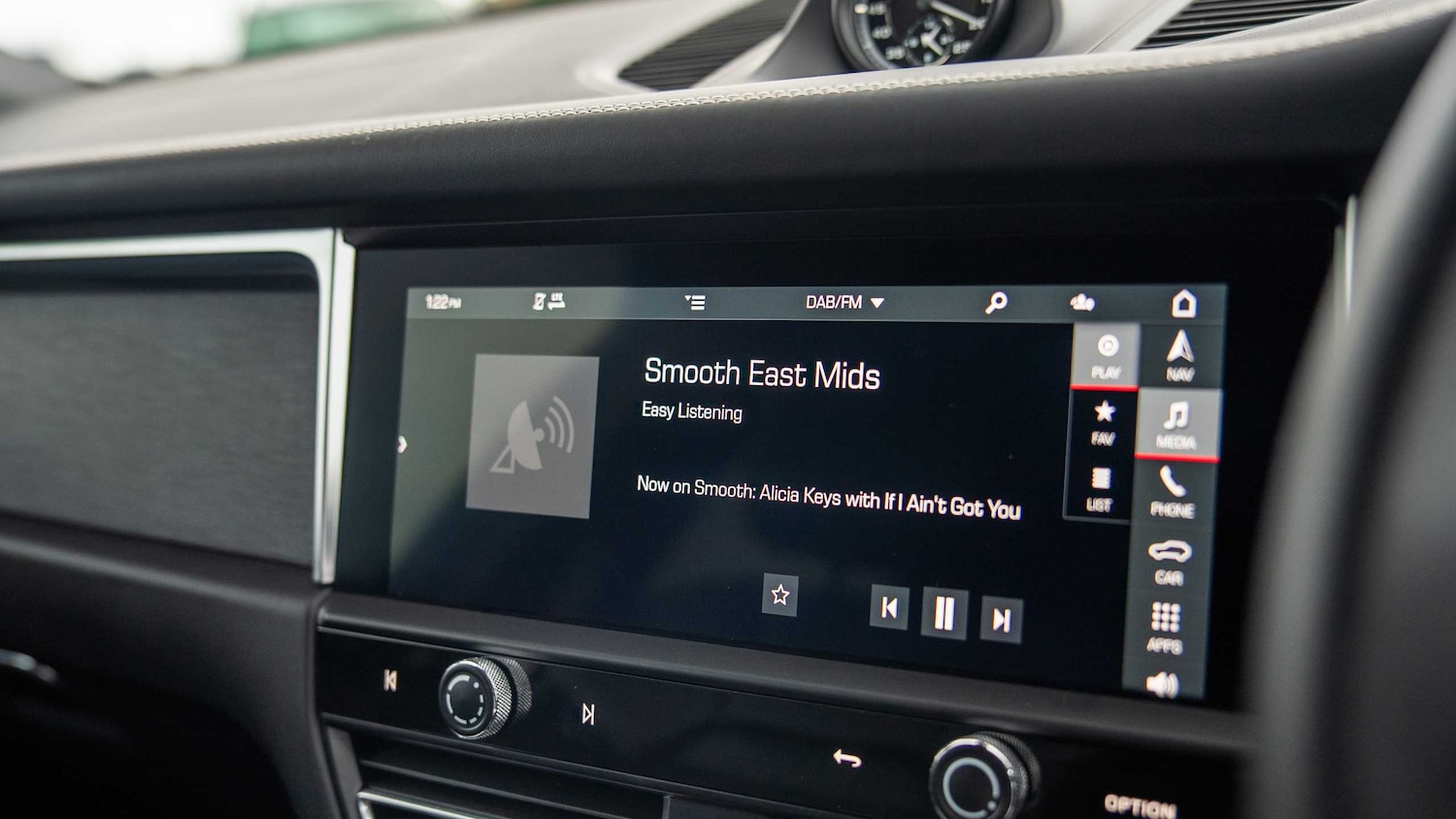 Used Porsche Macan 2023 for sale - 76553140: Photo 18