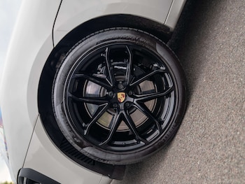 Used Porsche Macan 2024 for sale - 79161129: Photo