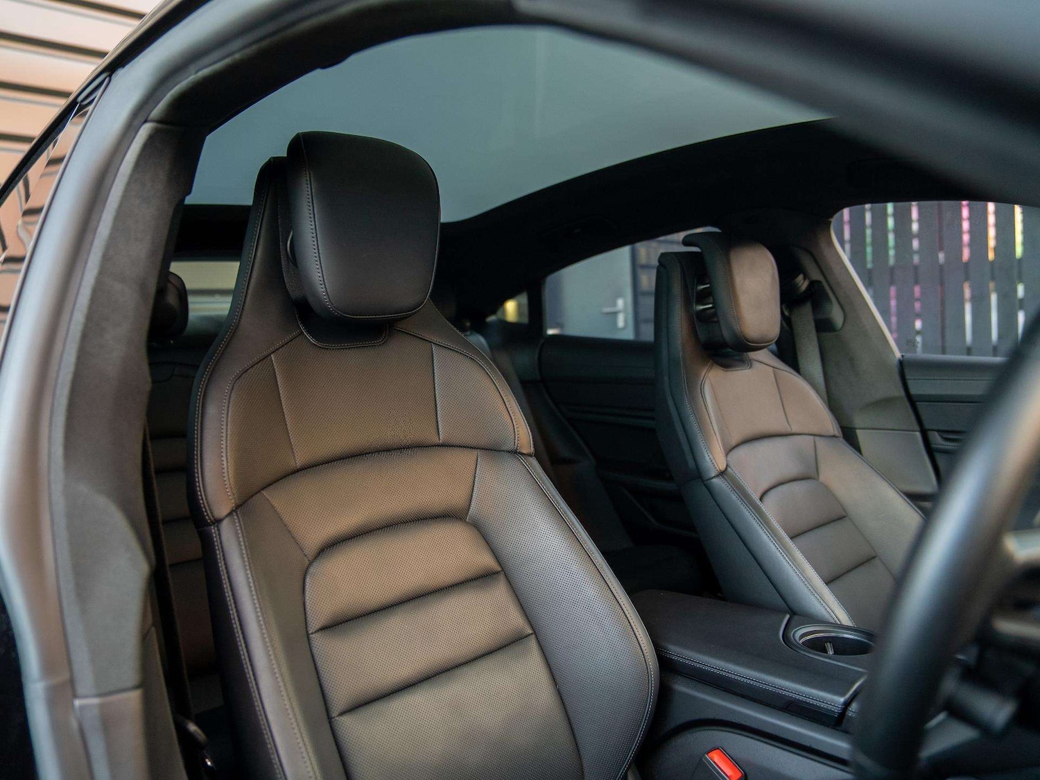 Used Porsche Taycan 2024 for sale - 77044205: Photo 10