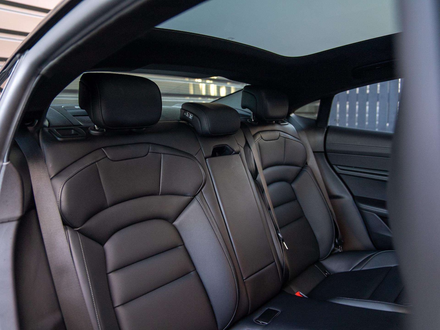 Used Porsche Taycan 2024 for sale - 77044205: Photo 11