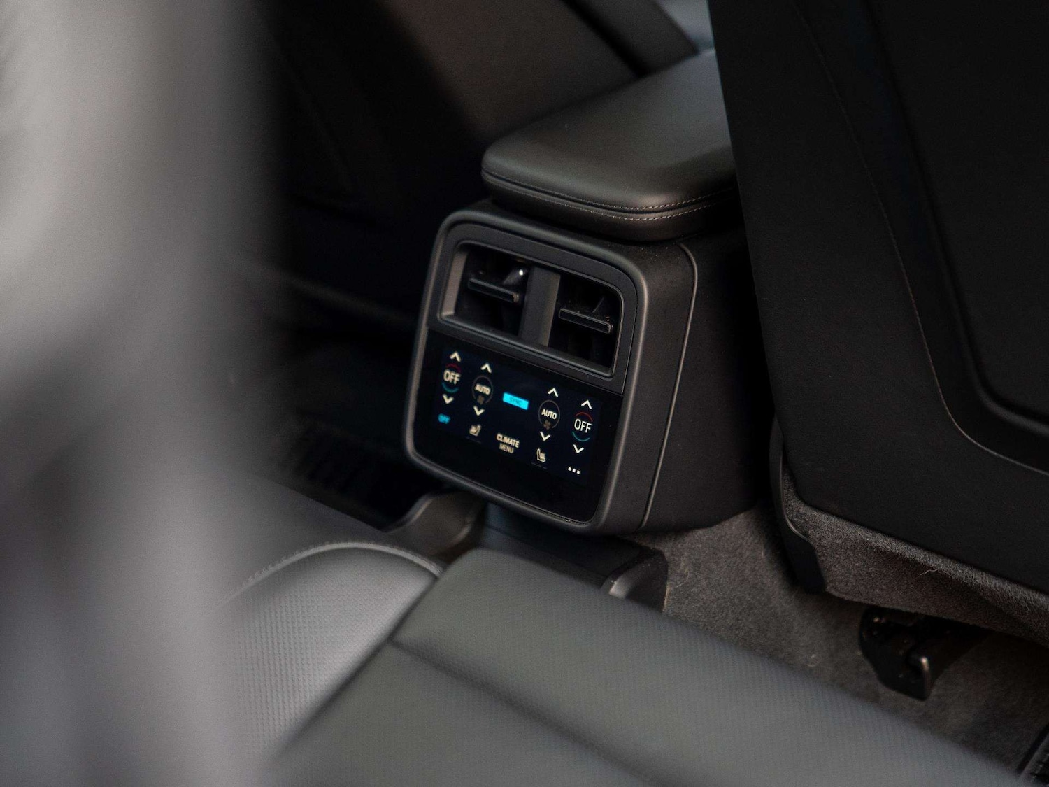 Used Porsche Taycan 2024 for sale - 77044205: Photo 12