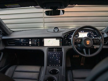 Used Porsche Taycan 2024 for sale - 77044205: Photo