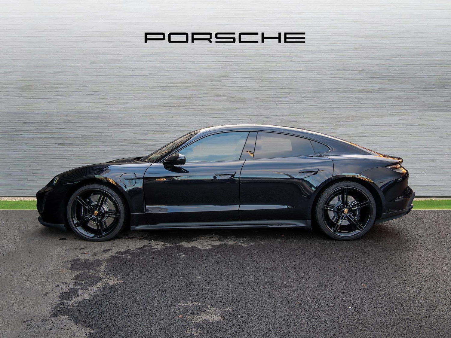 Used Porsche Taycan 2024 for sale - 77044205: Photo 5