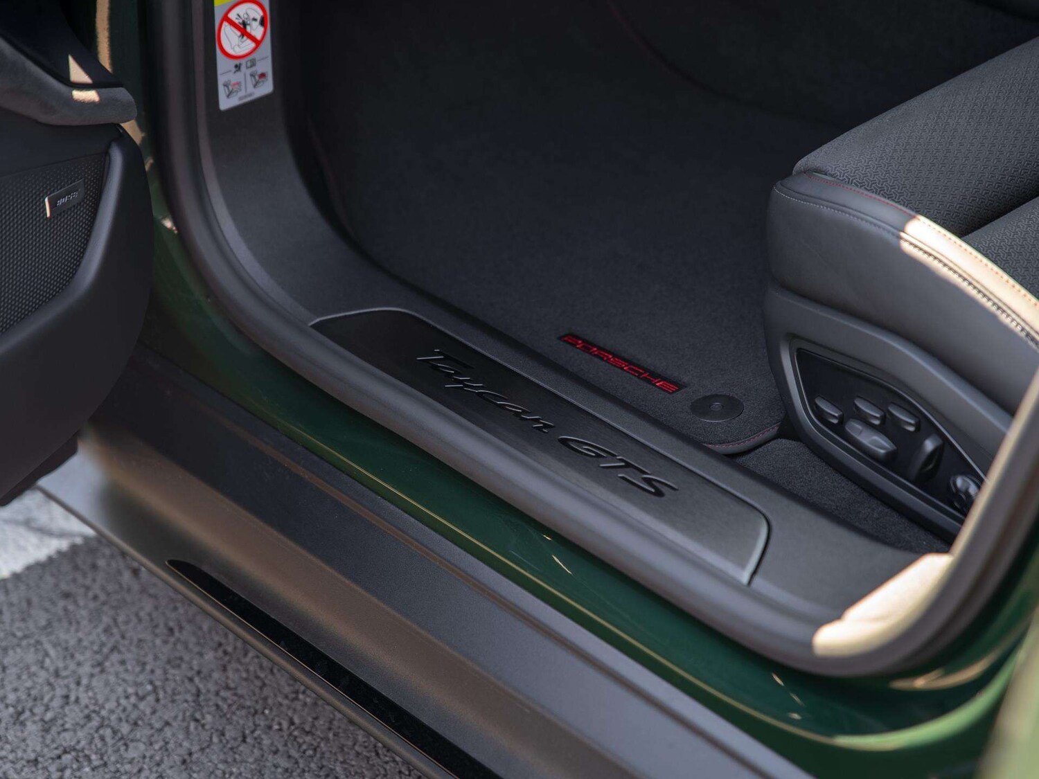 Used Porsche Taycan for sale - 77661153: Photo 19