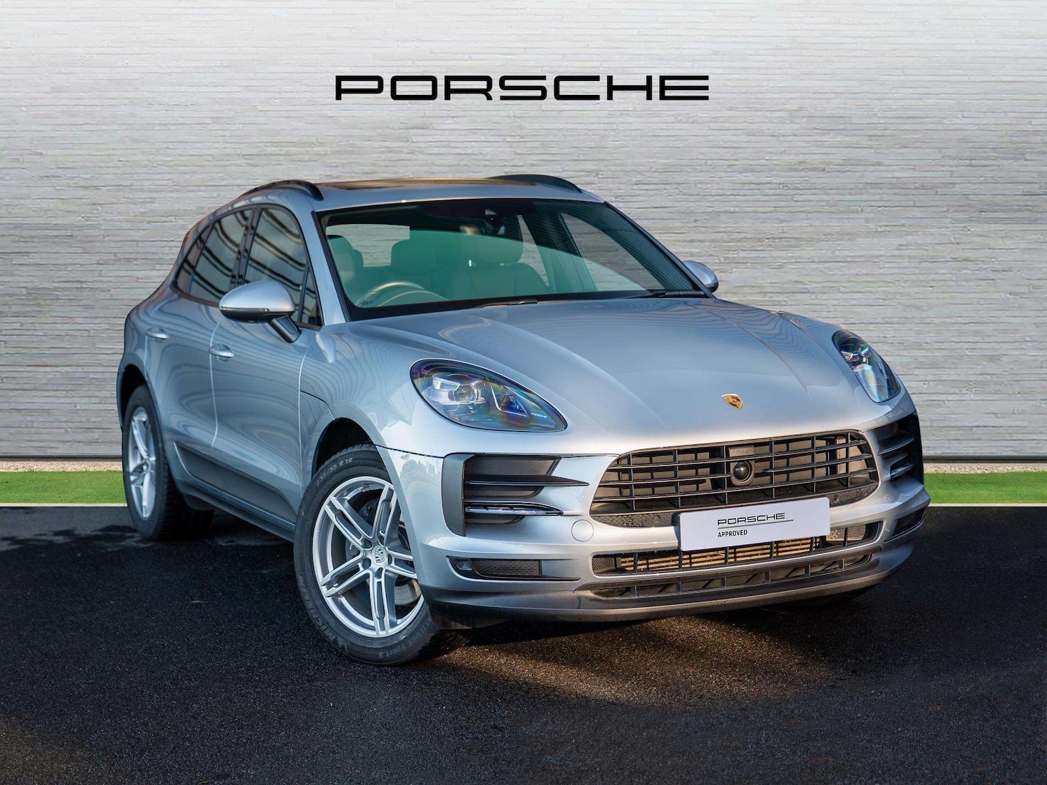 Used Porsche Macan 2021 for sale - 77282003: Photo 1